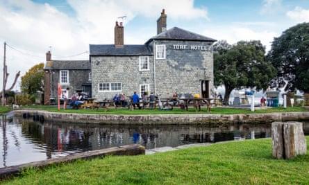 The Turf Hotel and Exeter Canal, Exminster, Devon